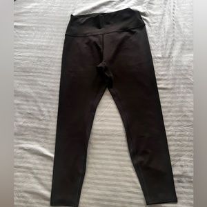 AlO yoga 7/8 High-Waist Airlift Legging xl